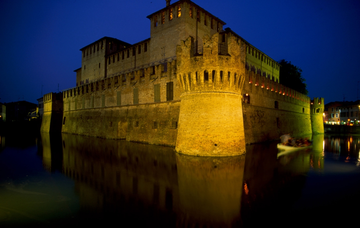Castle of Fontanellato by night - Andrea Samaritani per Castelli del Ducato e Comune di Fontanellato