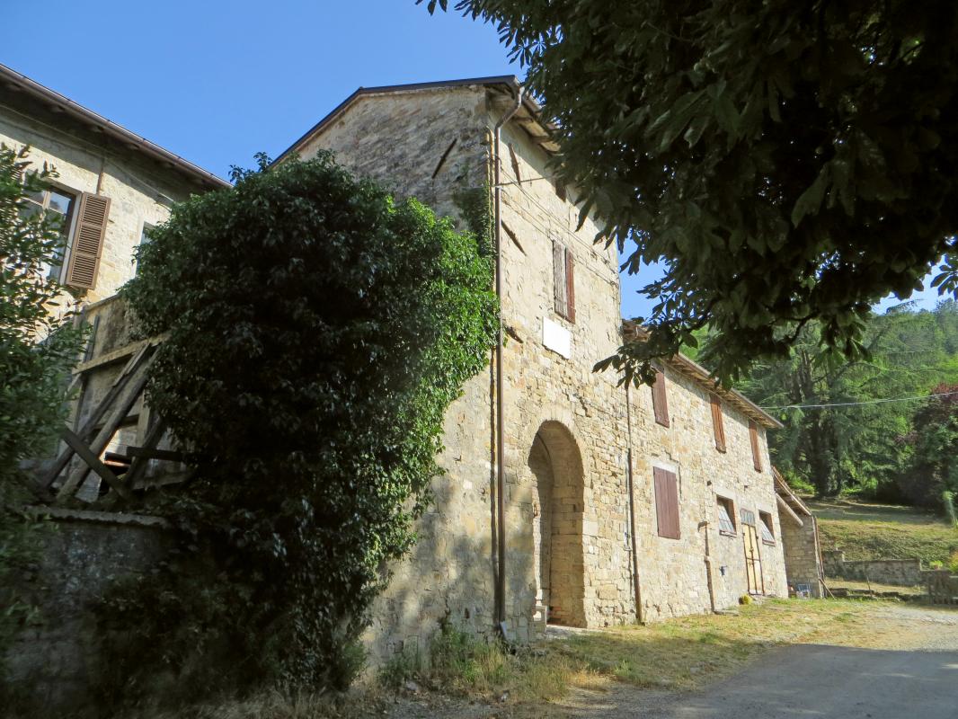 Abbazia di San Basilide (San Michele Cavana, Lesignano de' Bagni) - facciata del monastero 1 2019-06-26 - Parma1983
