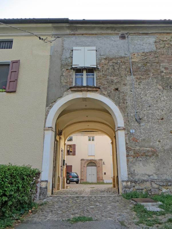 Castello (Segalara, Sala Baganza) - ingresso alla corte 2019-09-16 - Parma1983