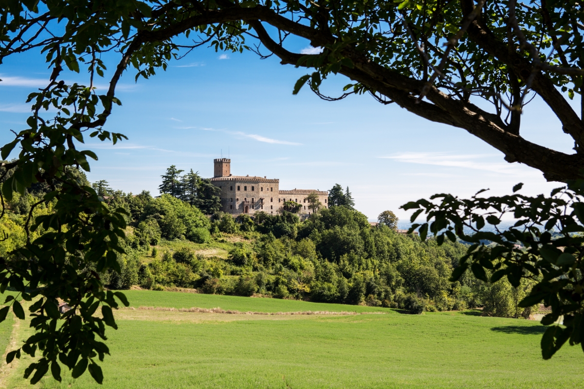 Castello da lontano - Claire Ghiotti