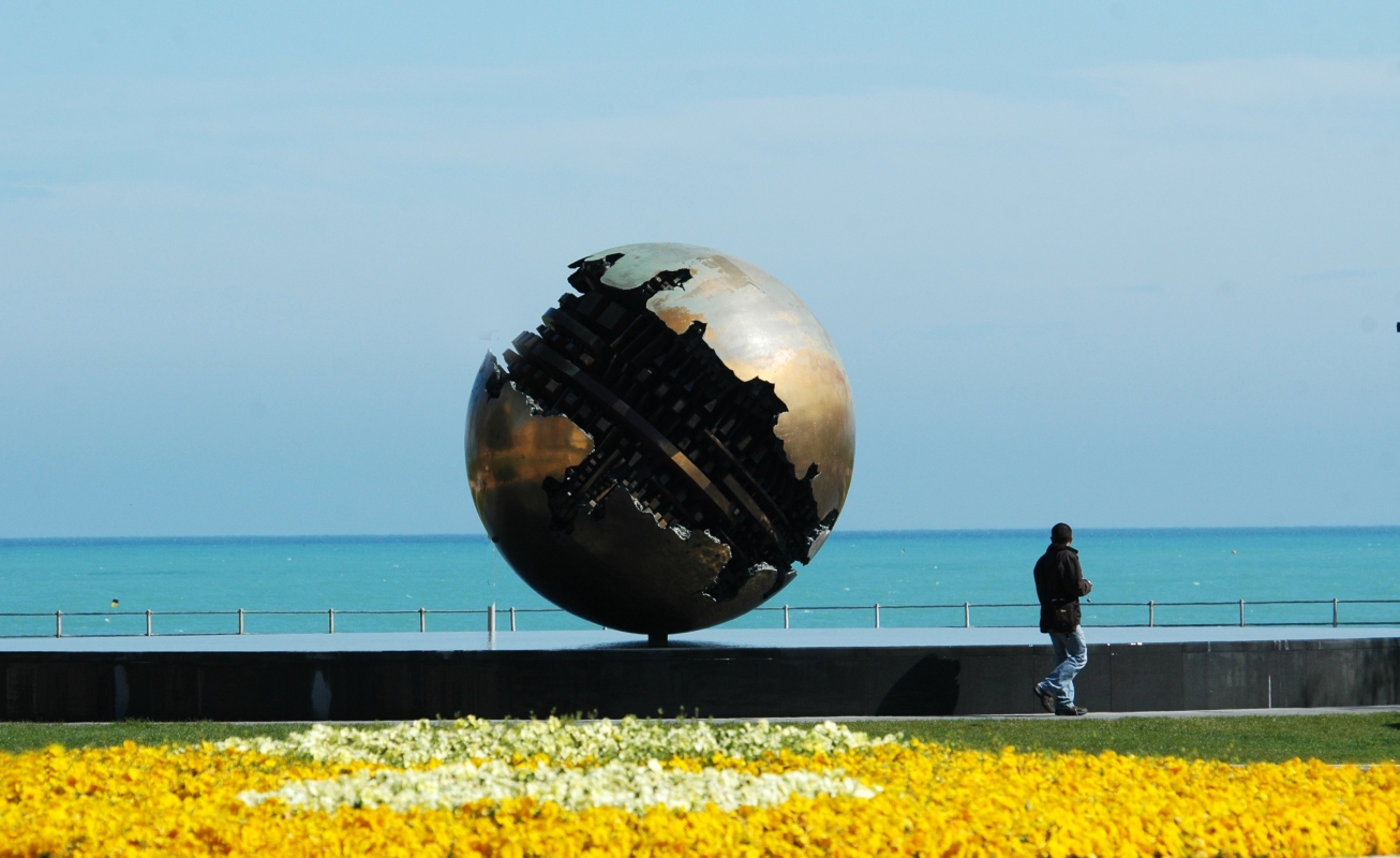 Sfera Grande di A. Pomodoro - Regione Marche