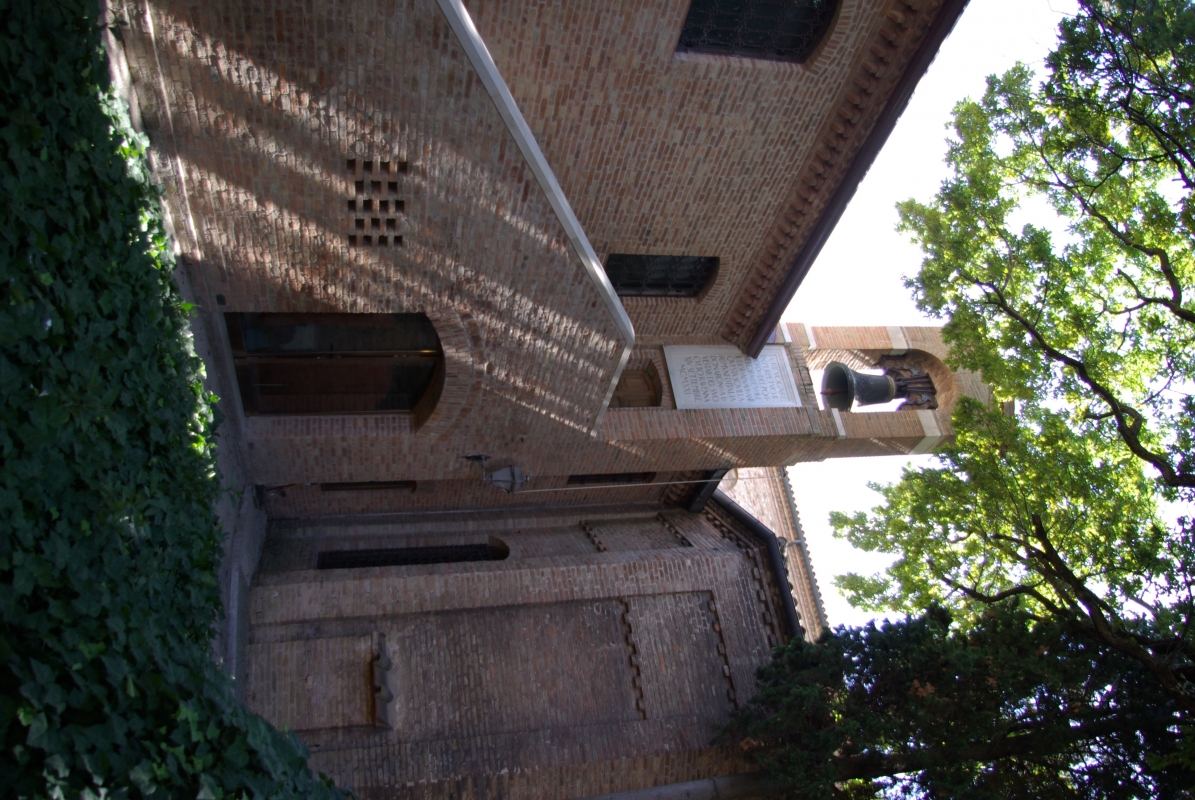 Ravenna. Dante Tomb 5 - Flying Russian