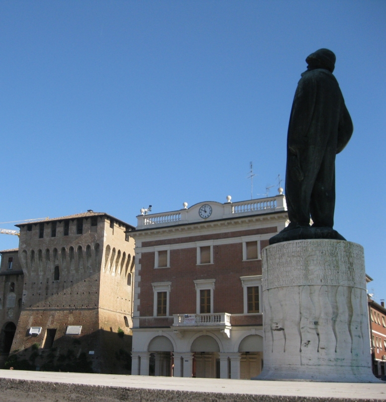 Monumento di Baracca e Rocca estense - Sofiadiviola