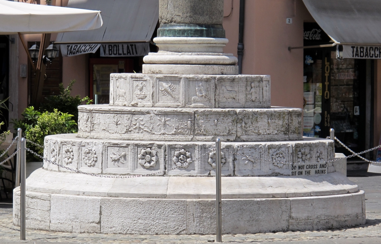 Ravenna, piazza del popolo, colonne di pietro lombardo, 1483, 02 - Sailko