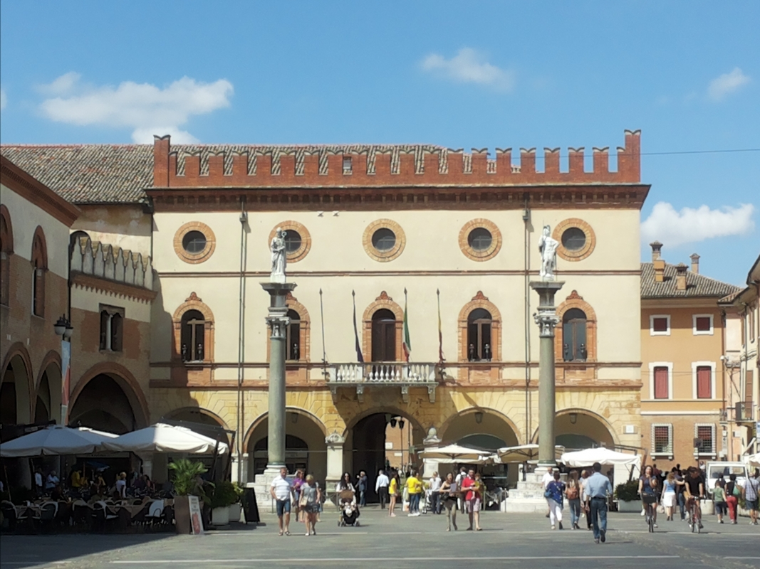 Piazza del Popolo a Ravenna - Wikiangie14