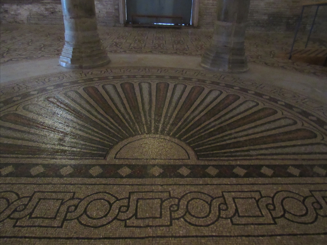 Pavimento della Basilica di San Vitale - Lorenza Tuccio