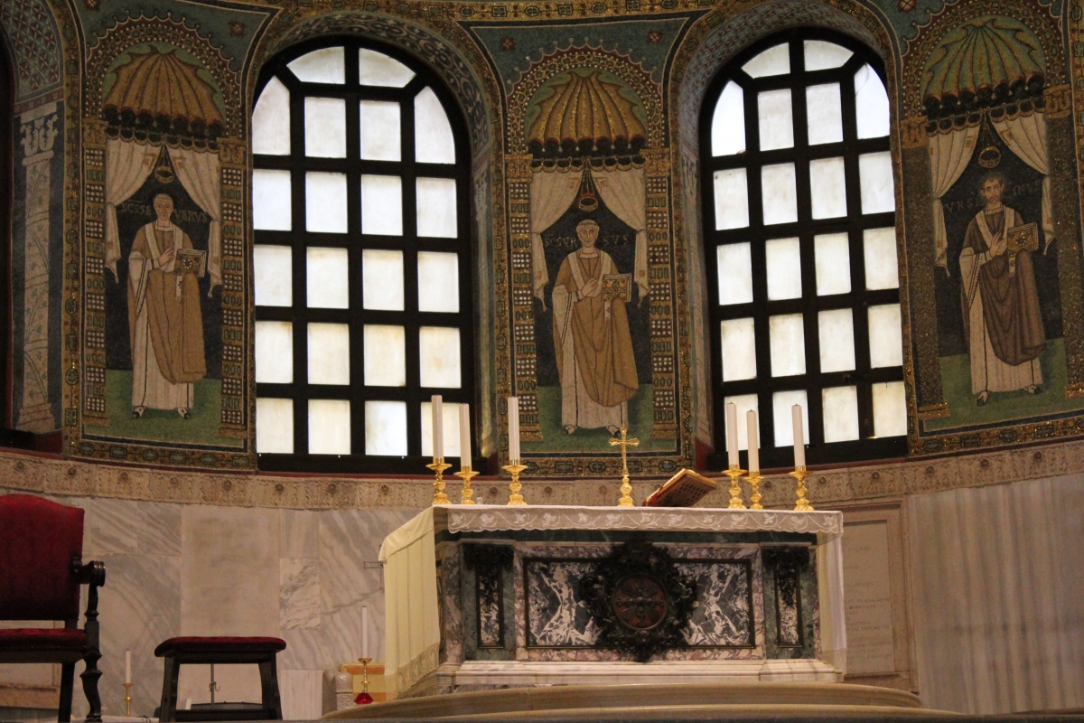 Altare e presbiterio- Sant'Apollinare in Classe - Chiara Dobro