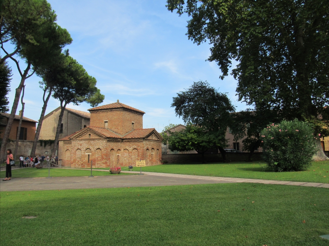 Mausoleo di Galla Placidia esterno - Lorenza Tuccio