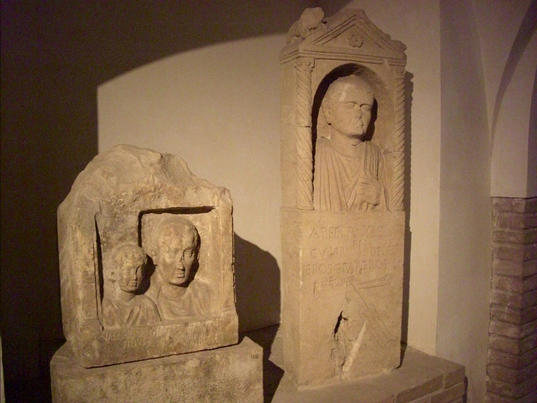 Museo Nazionale di Ravenna-Sala della necropoli - Clawsb