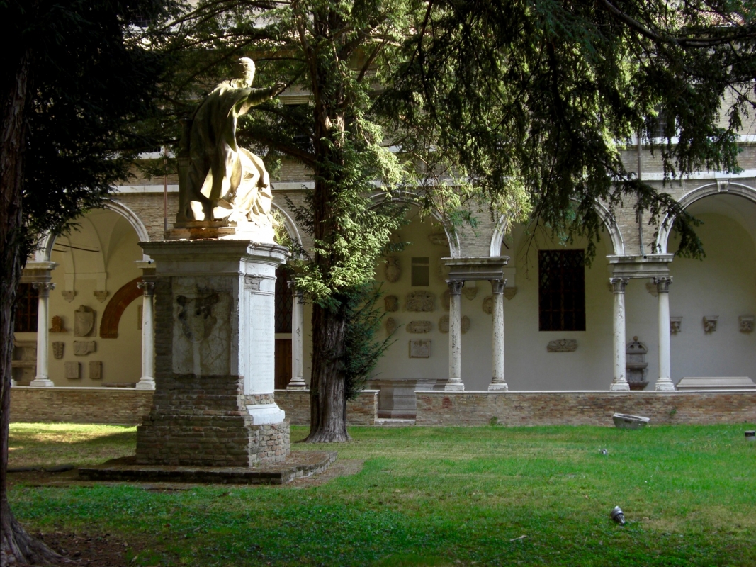 Museo Nazionale di Ravenna-Claustro novo - Clawsb