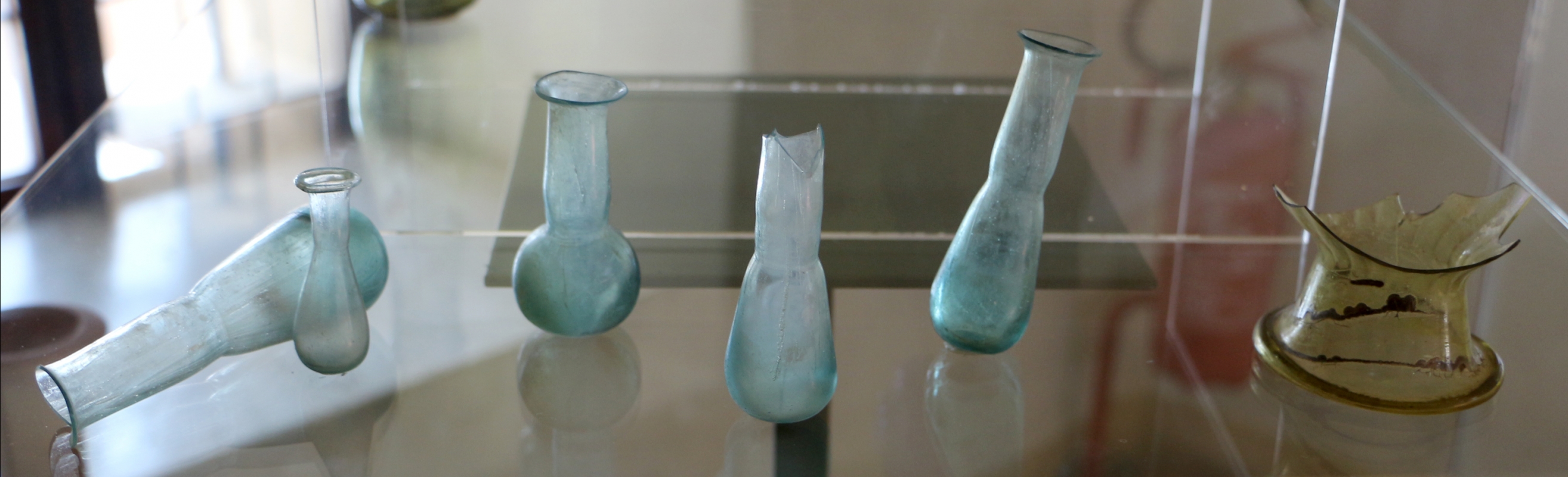 Balsamari in vetro, dalla necropoli le palazzette di classe, I-IV secolo ca. 01 - Sailko