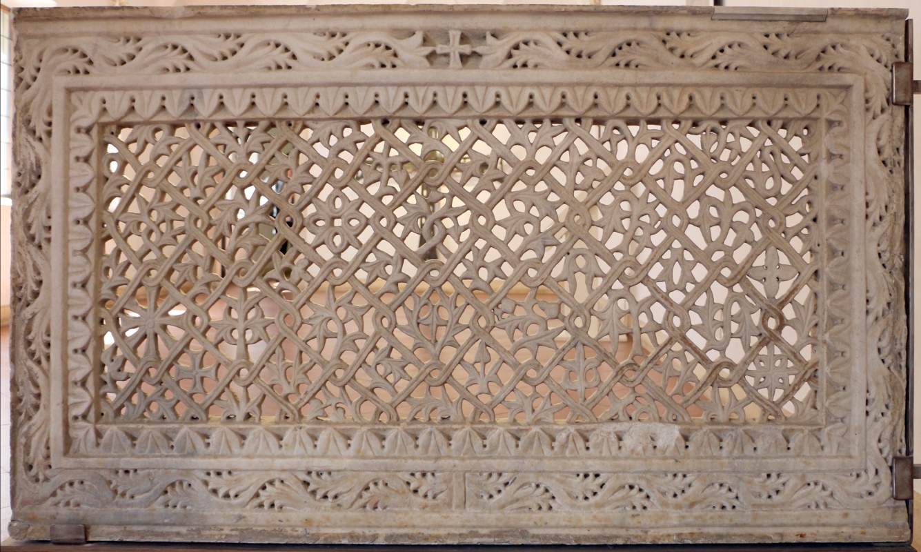 Transenna marmorea traforata, dal recinto presbiteriale di san vitale, VI secolo 04 - Sailko