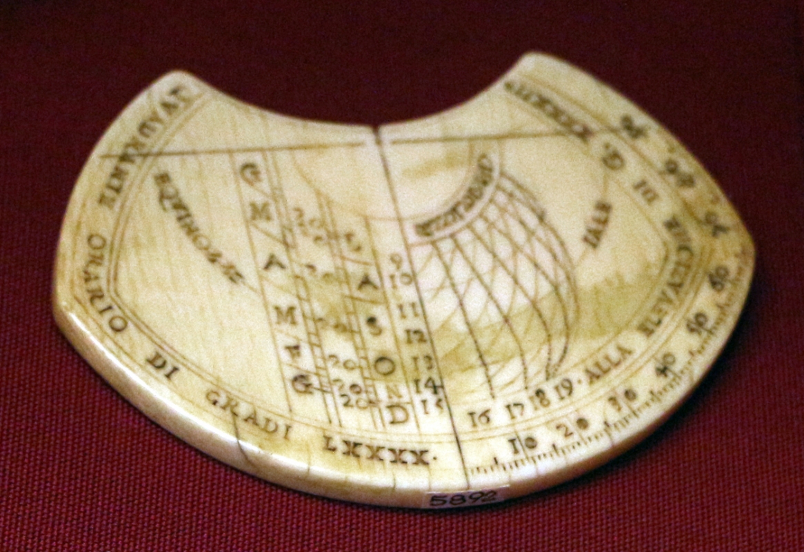 Italia, tavoletta con orologio solare astronomico e strumento di misurazione, 1590 ca - Sailko