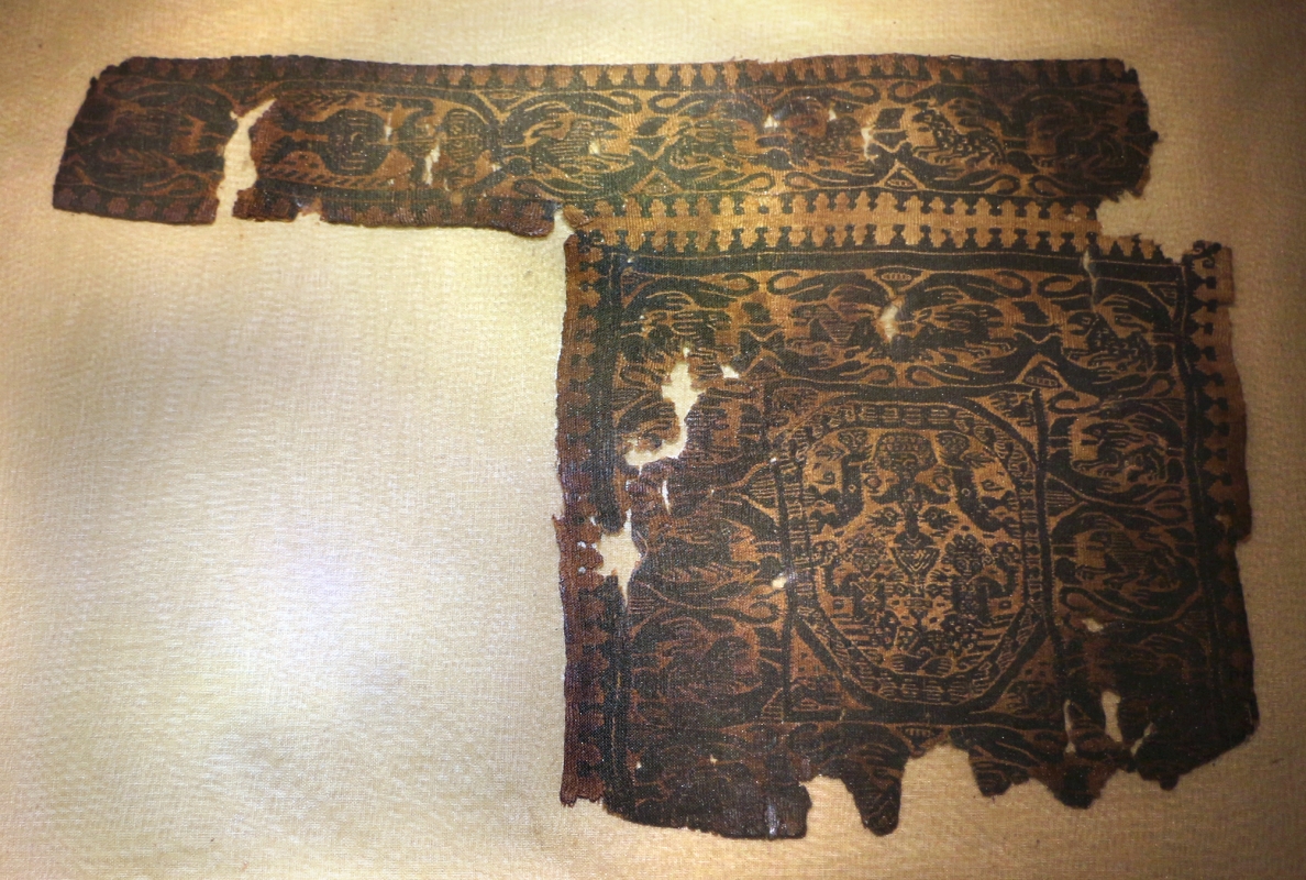 Egitto copto, clavo di tunica con inserto e nascita di afrodite, lana e lino, 590-610 dc ca - Sailko