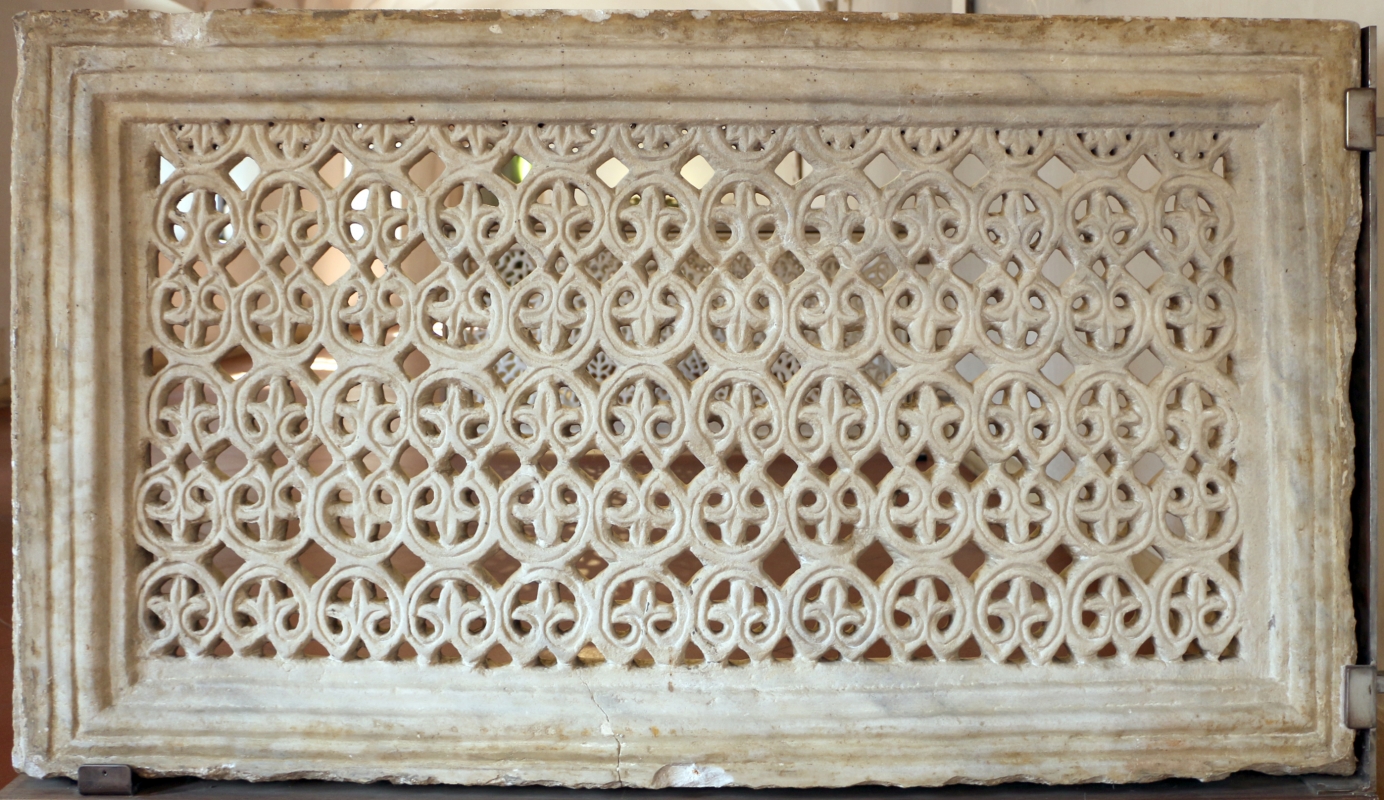 Transenna marmorea traforata, dal recinto presbiteriale di san vitale, VI secolo 01 - Sailko