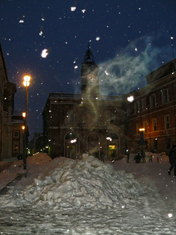 Giochi di luci e neve in piazza - Gianni Saiani