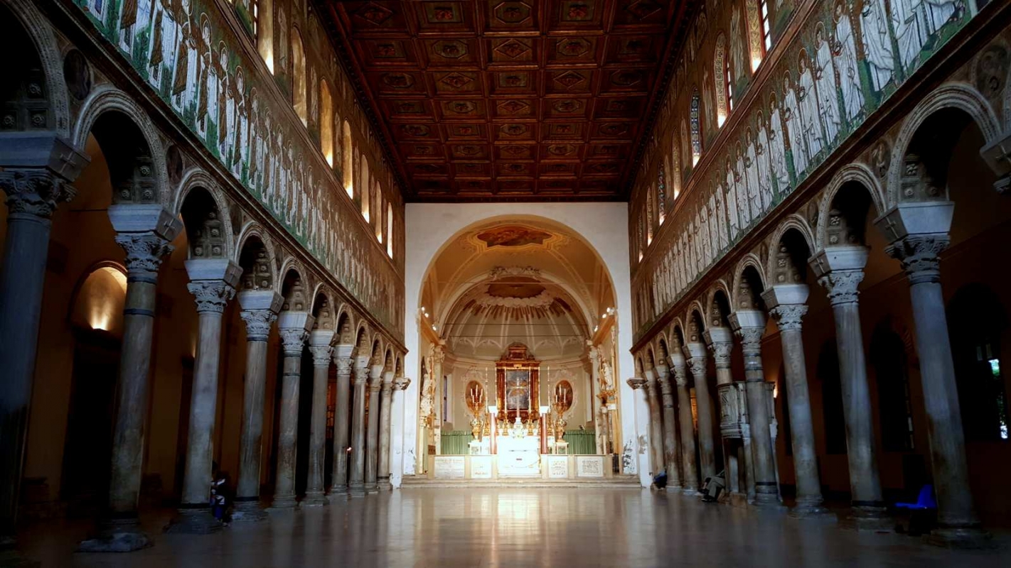 Sant'Apollinare, vista verso l'altare maggiore - MikiRa70