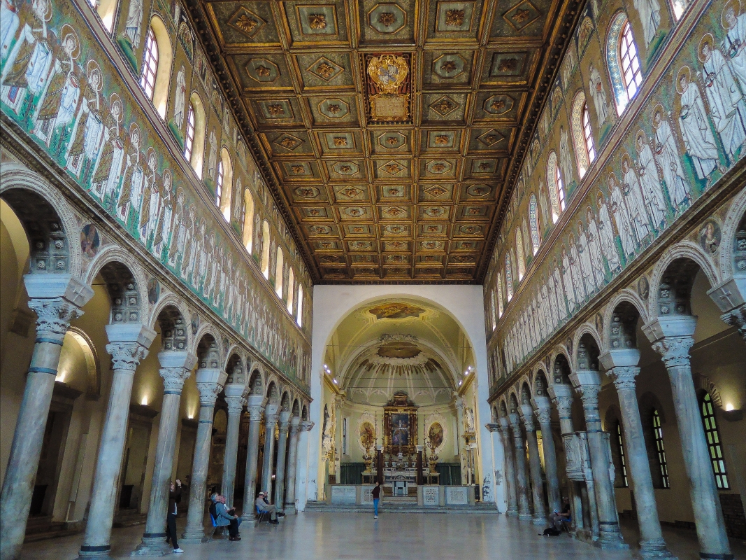 Basilica Sant'Apollinare Ravenna - Yiannis Vacondios