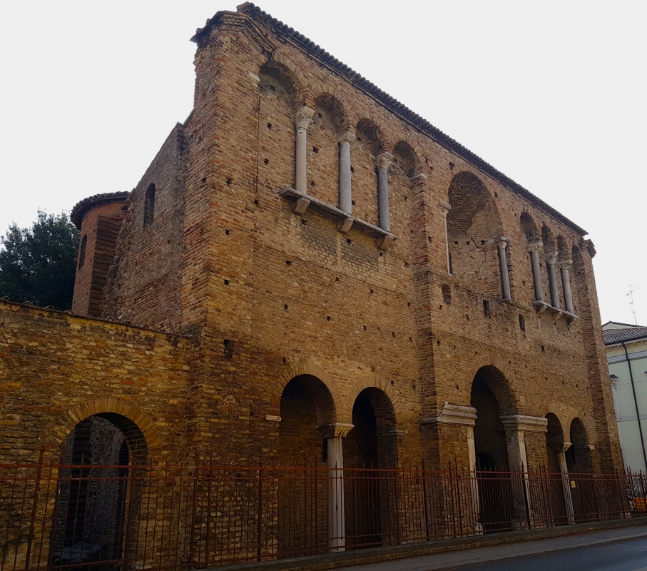 Chiesa di San Salvatore ad Chalchis cosiddetto Palazzo di Teodorico facciata - Opi1010