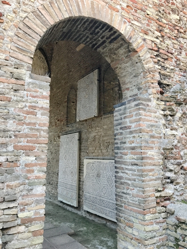 Palazzo di Teodorico-mosaici - Emilia giord