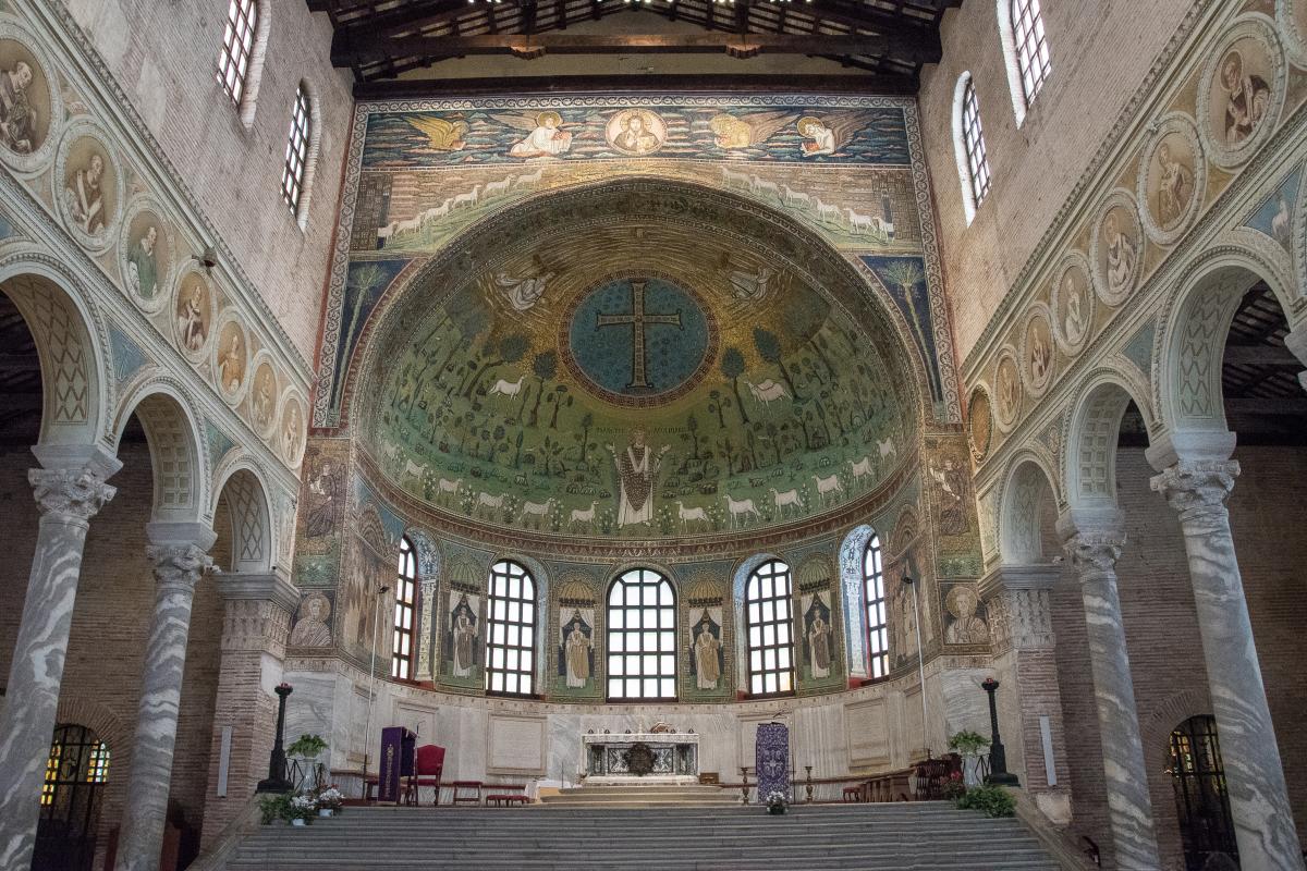 Inside Sant'Apollinare - Bukkia1990