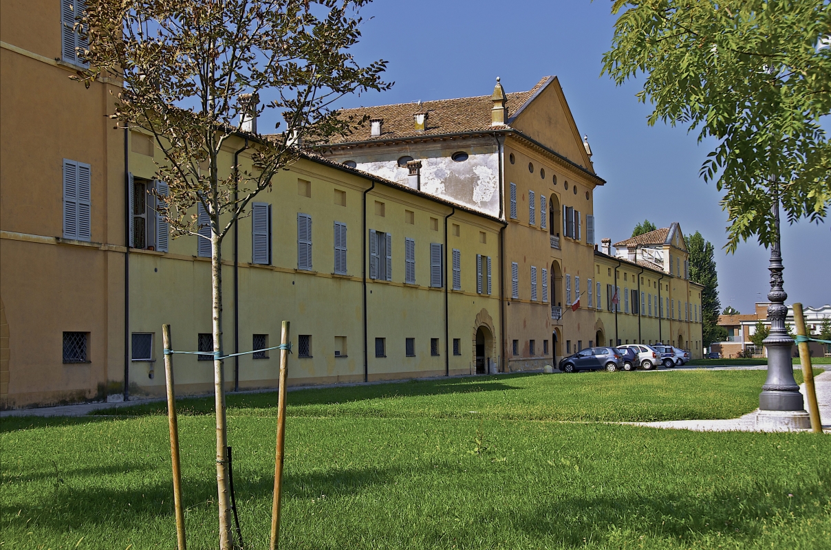 Palazzo Greppi nella frazione di Santa Vittoria - Caba2011