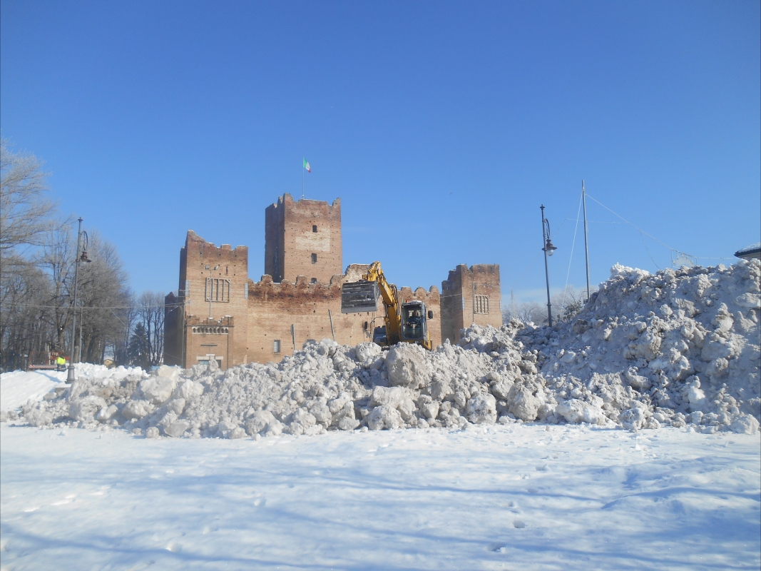 Rocca sotto la neve dell' inverno 2015 - Claudio Magnani