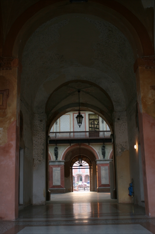 Veduta interna palazzo ducale - Elesorez