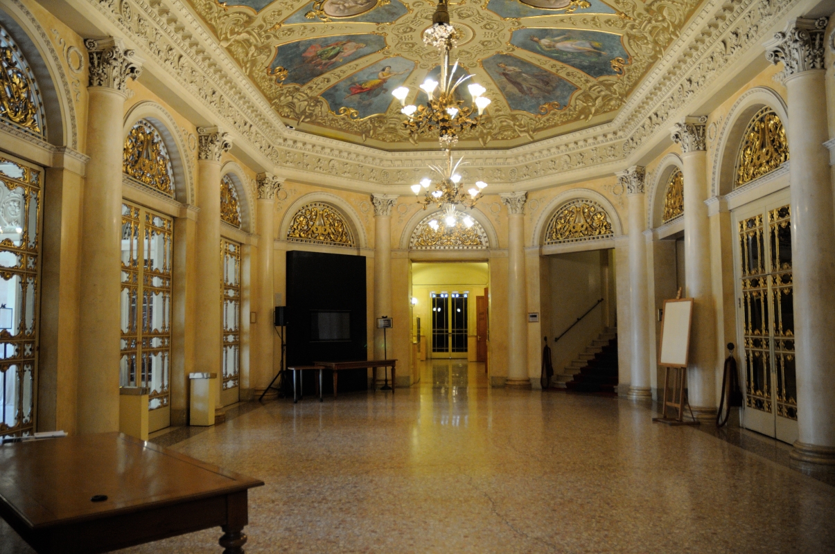 Teatro Municipale Romolo foyer - Lorenzo Gaudenzi