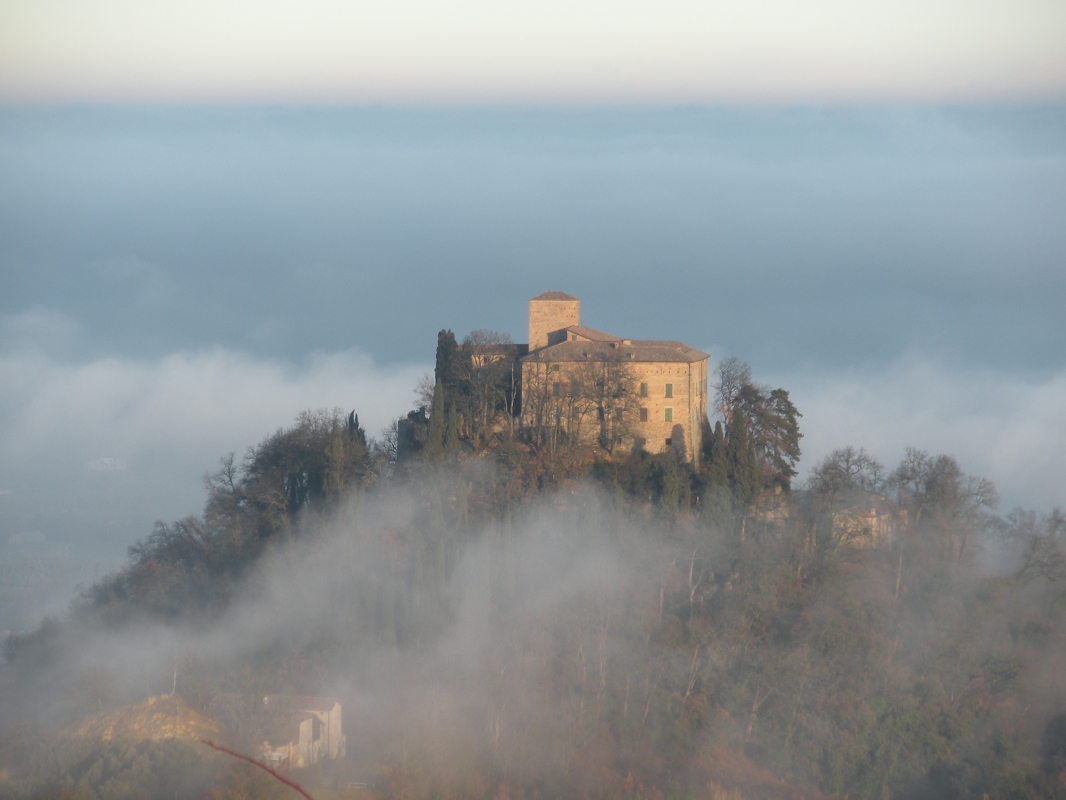 Il castello nella nebbia - Reverberi Claudio