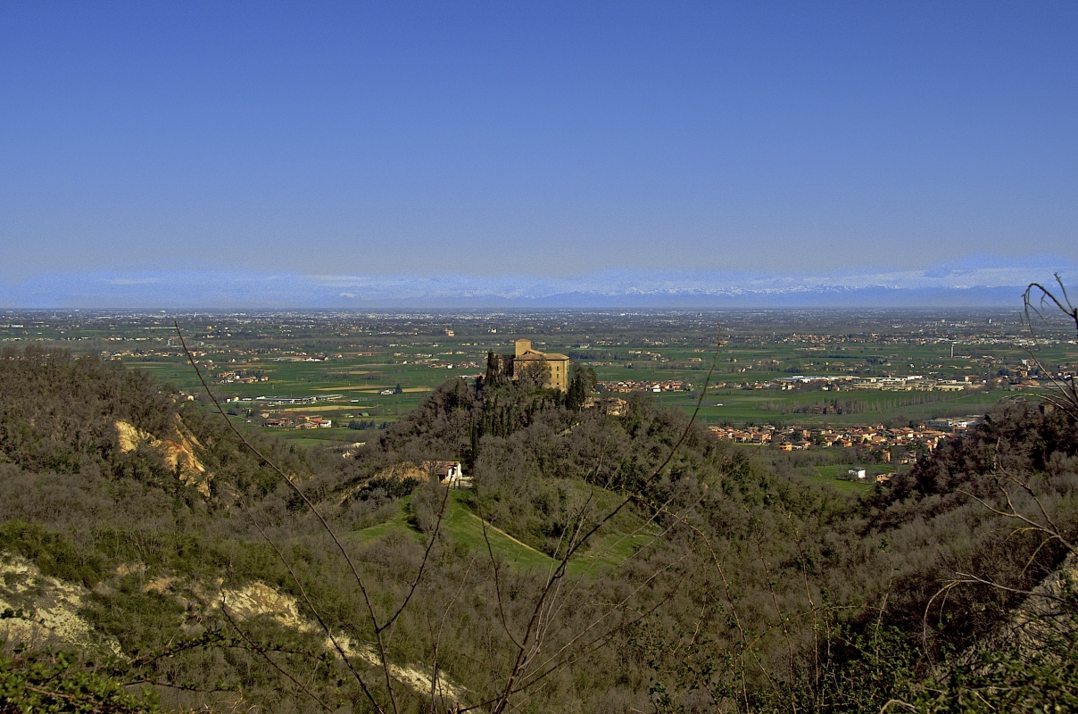 Castello del BIanello che domina la pianura padana - Caba2011