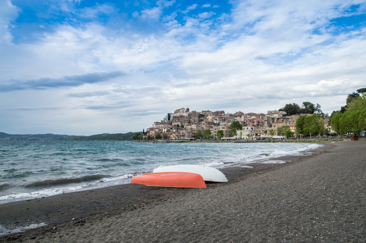 Anguillara Sabazia, spiaggia sul Lago di Bracciano - ENIT SpA