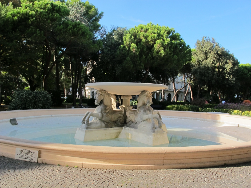 Rimini, fontana dei 4 cavalli 03 - Sailko