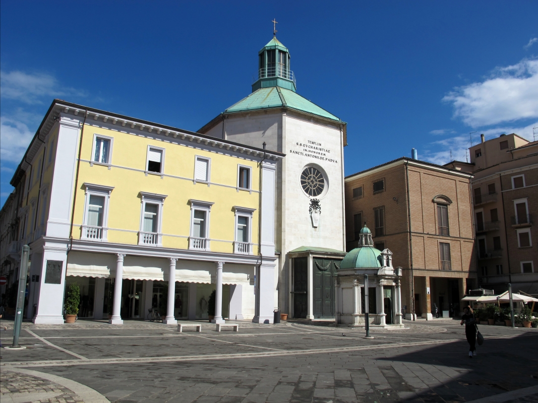 Rimini, piazza tre martiri, tempietto 01 - Sailko