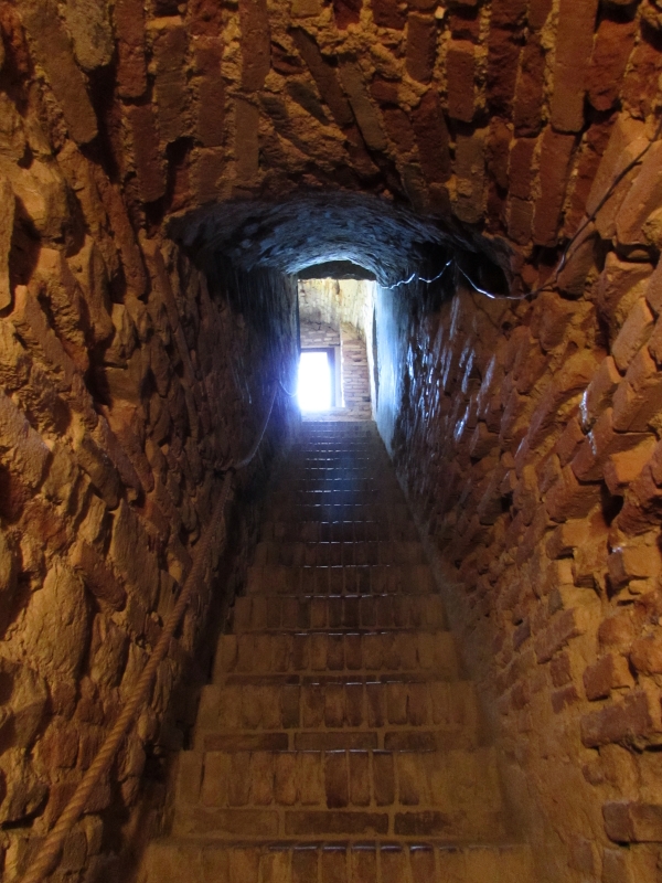 Antiche scale di tempi lontani nella Rocca - LaraLally19