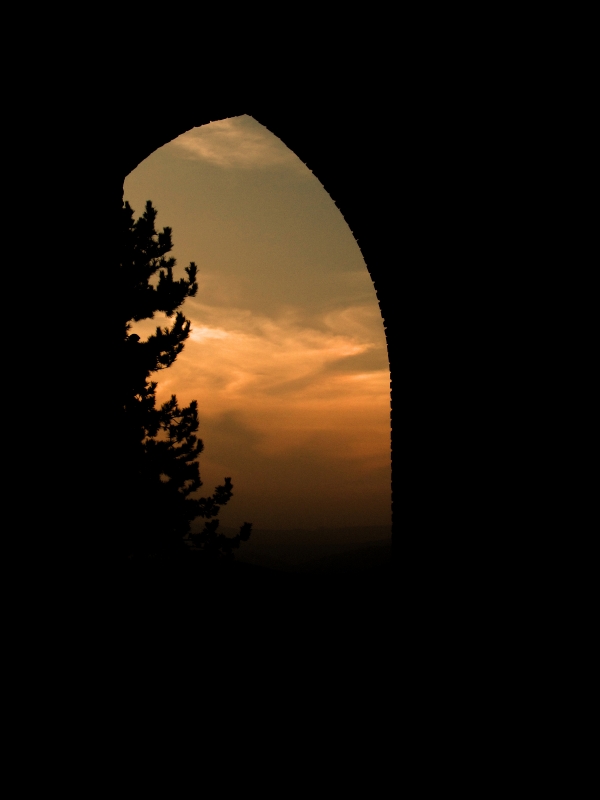 Una porta antica al tramonto in via Roma - LaraLally19