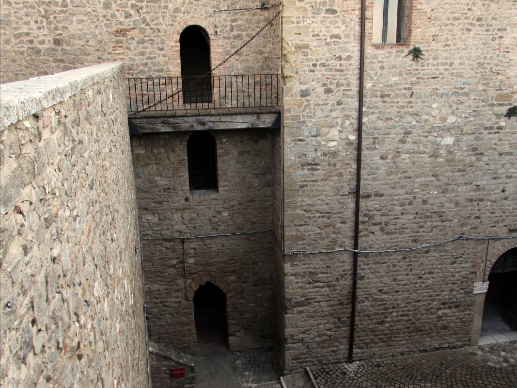 Una fortezza antica - Larabraga19