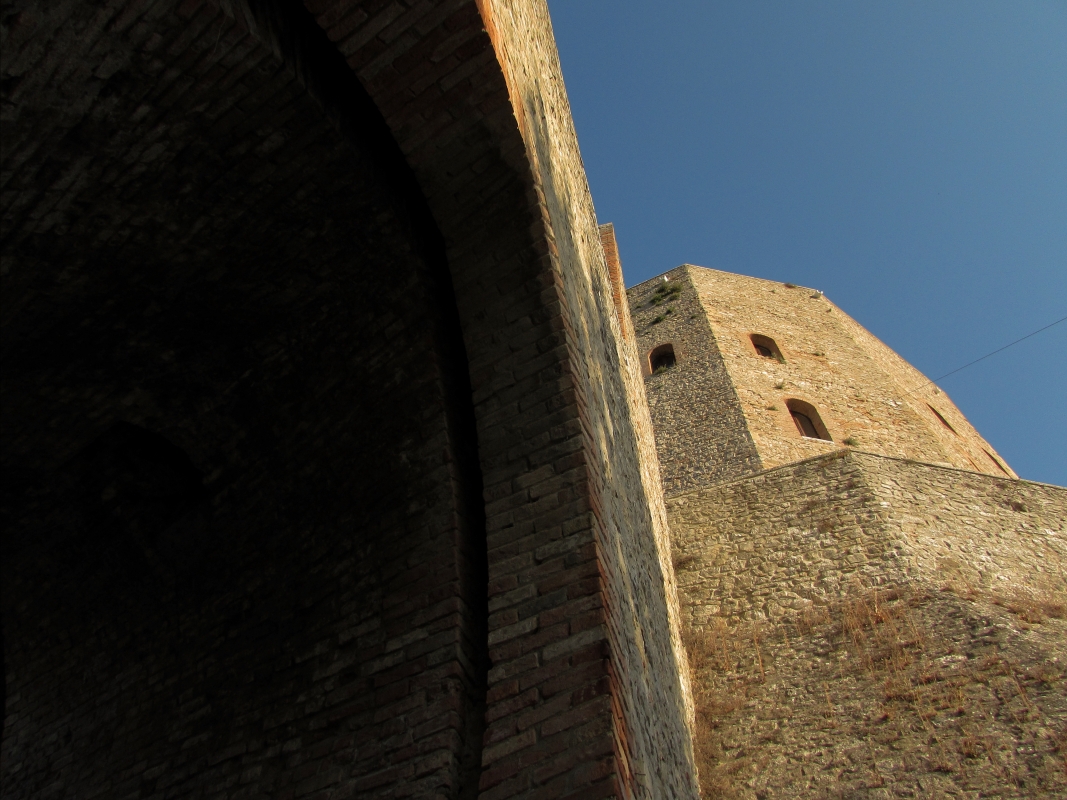 Sentinella di Pietra di storie leggendarie - Larabraga19