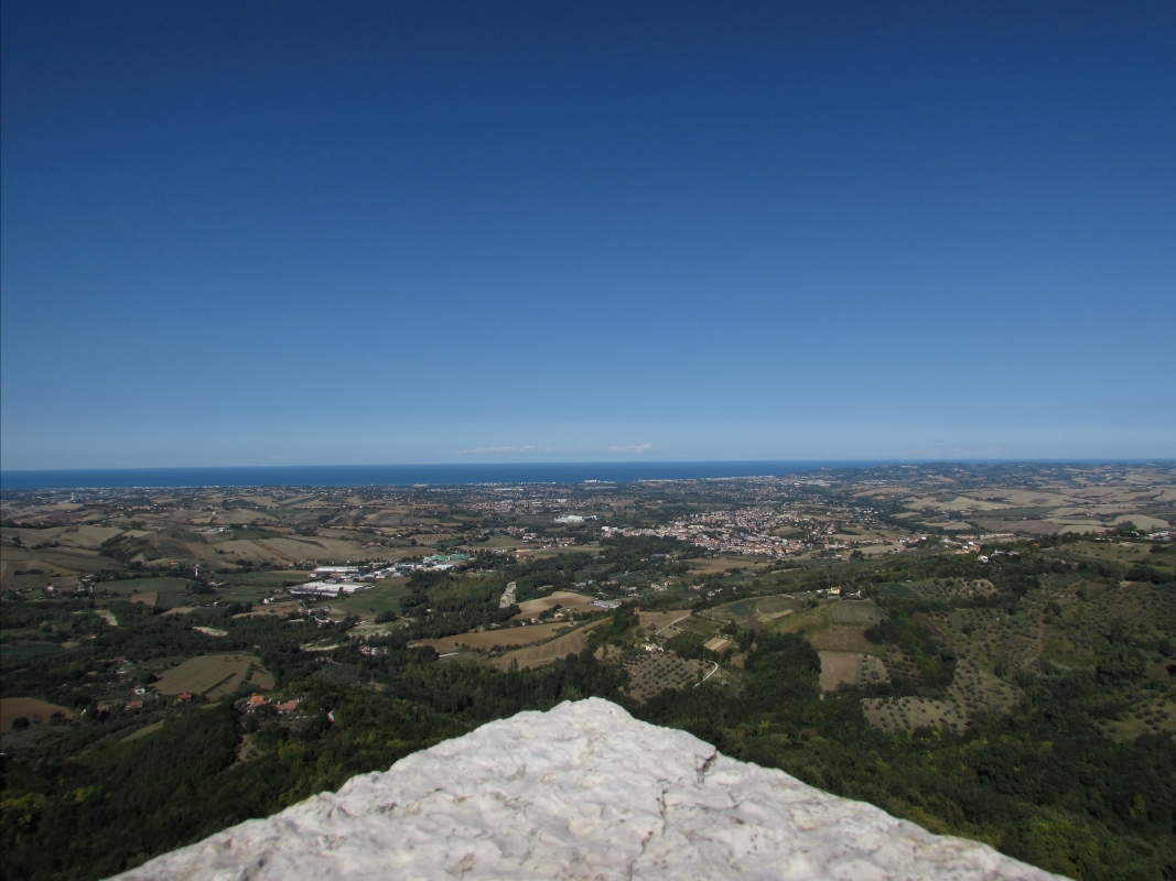 Tra cielo, mare e terra, dalla terrazza alta della Rocca - Larabraga19