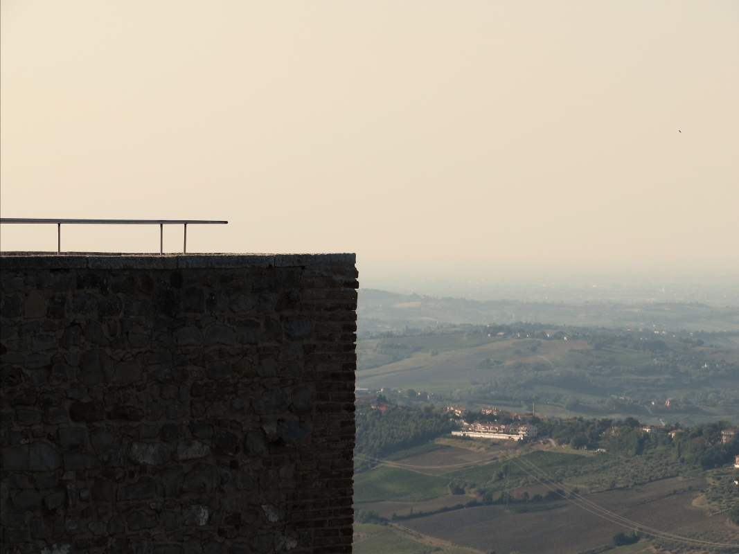 Un panorama unico dalla Rocca - Larabraga19