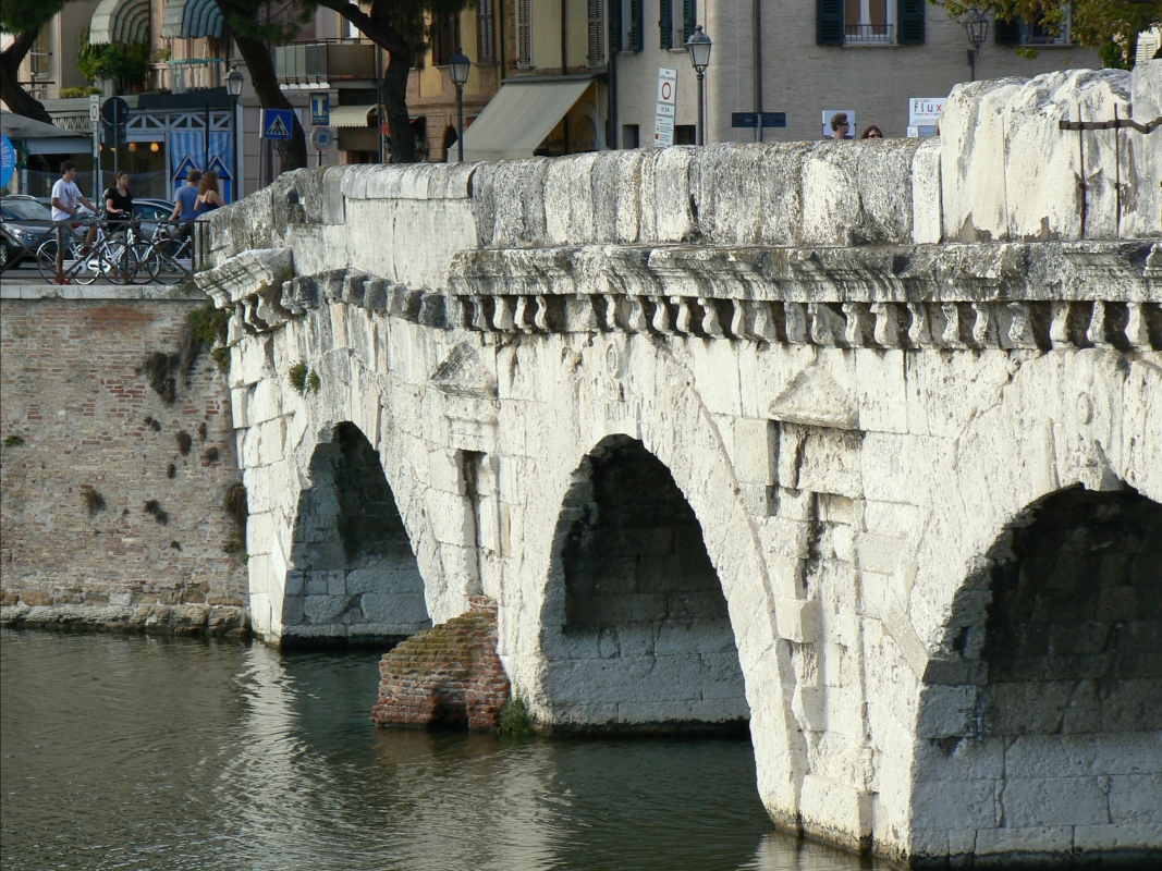 Ponte di Tiberio Rimini 3 - Paperoastro