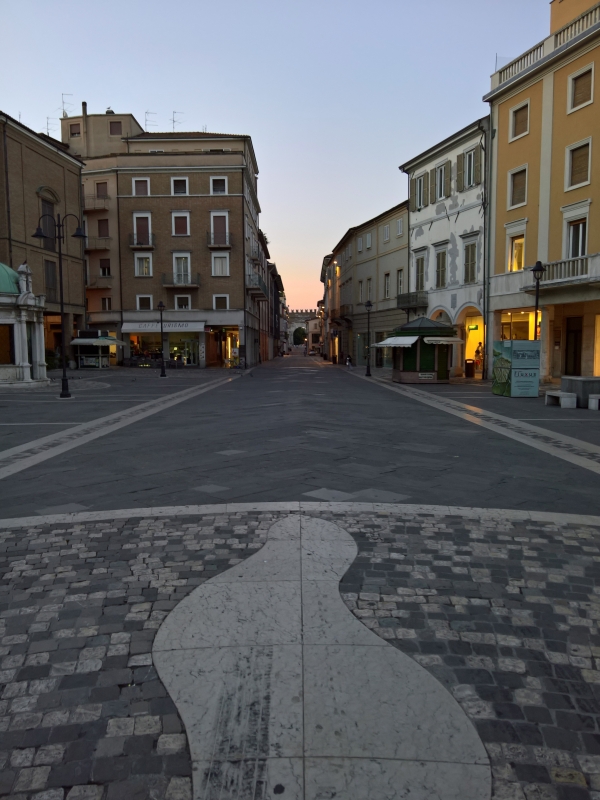 Il pavimento di Piazza Tre Martiri, Rimini - Supermabi