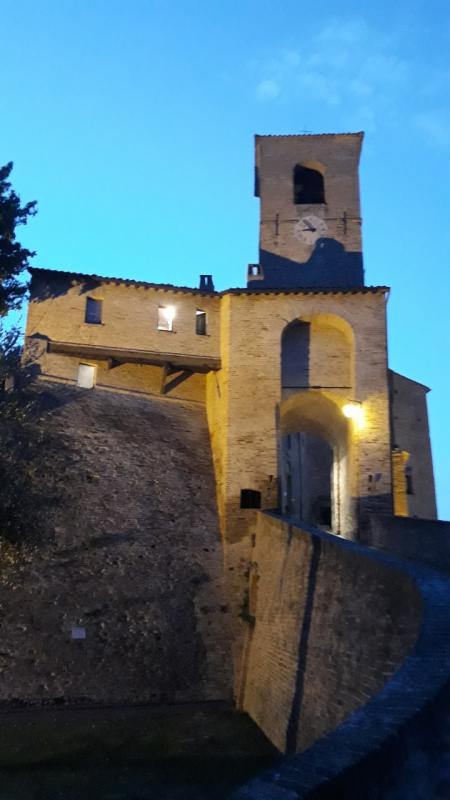 La Porta di Montegridolfo crepuscolo - Marco Musmeci