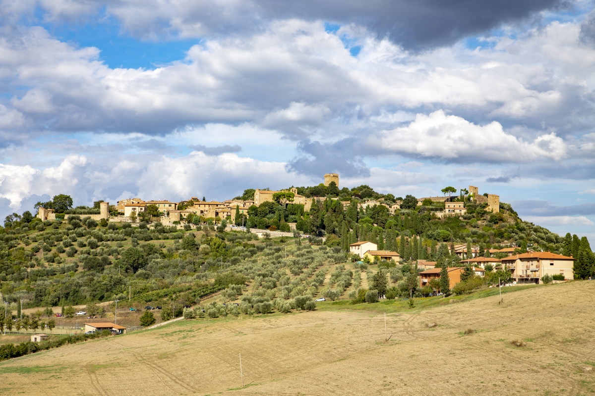 Panorama del borgo di Monticchiello - Simone Antonazzo / ENIT SpA