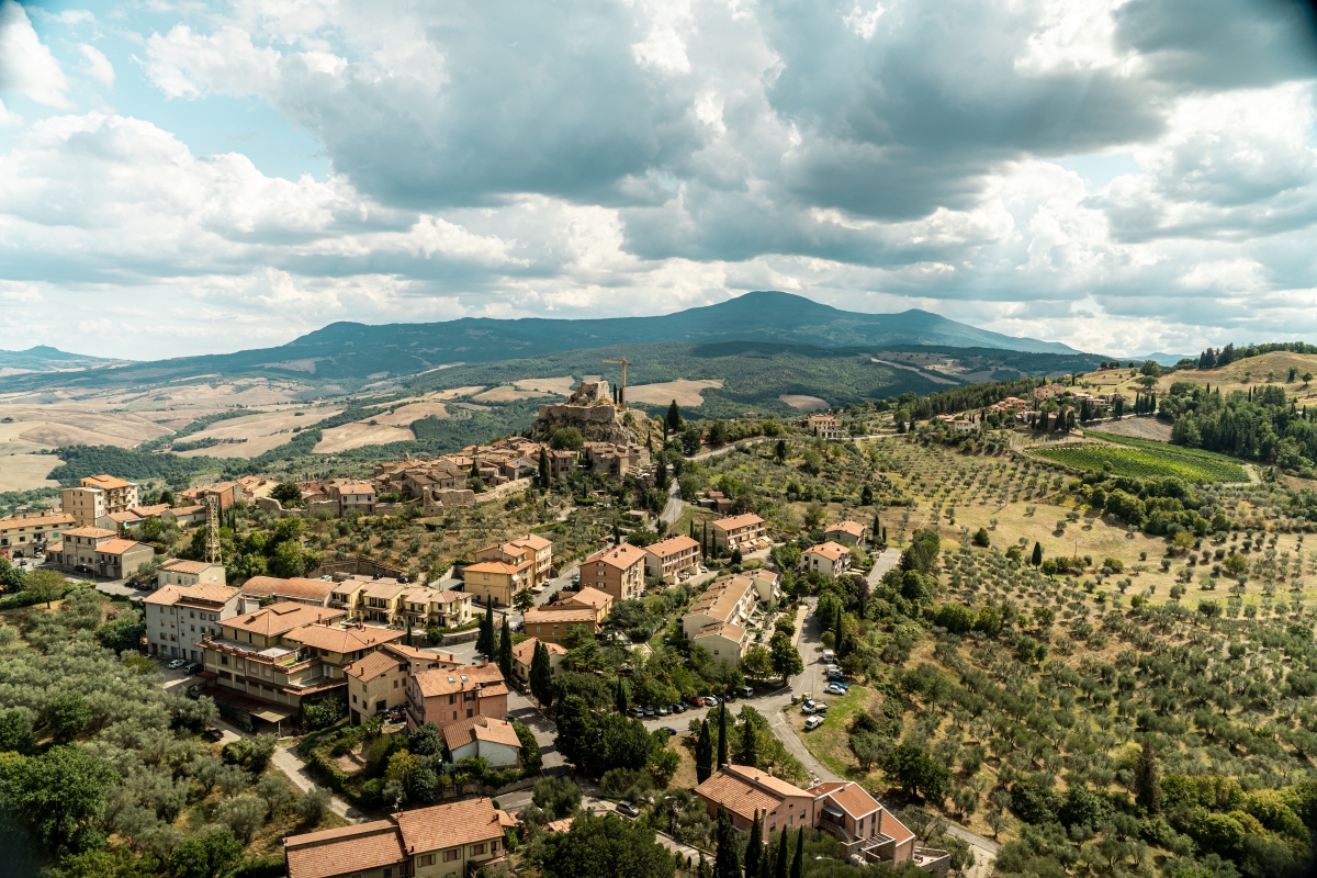 Vista panoramica di Castiglione d'Orcia - ENIT SpA