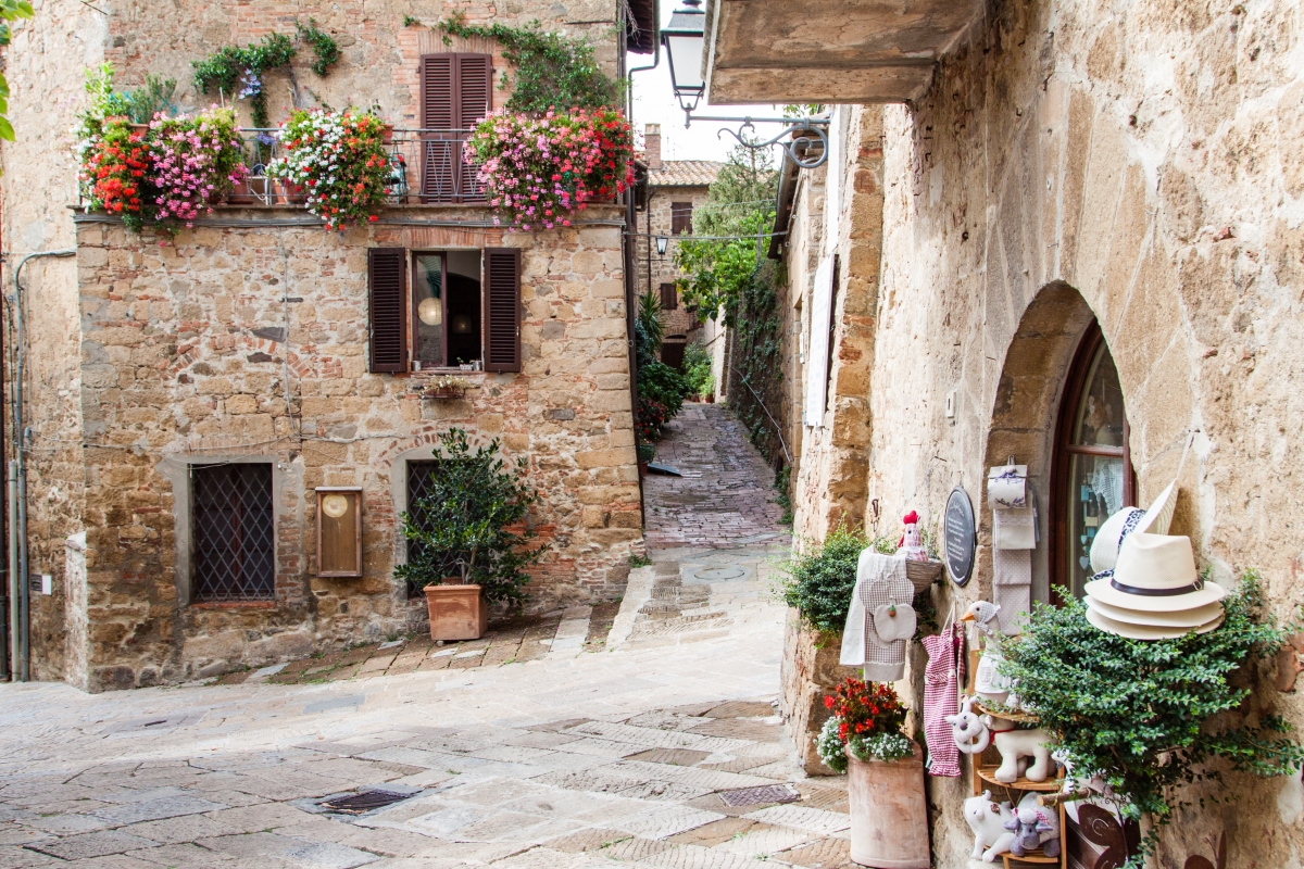 A glimpse of Montalcino - Simone Antonazzo / ENIT SpA