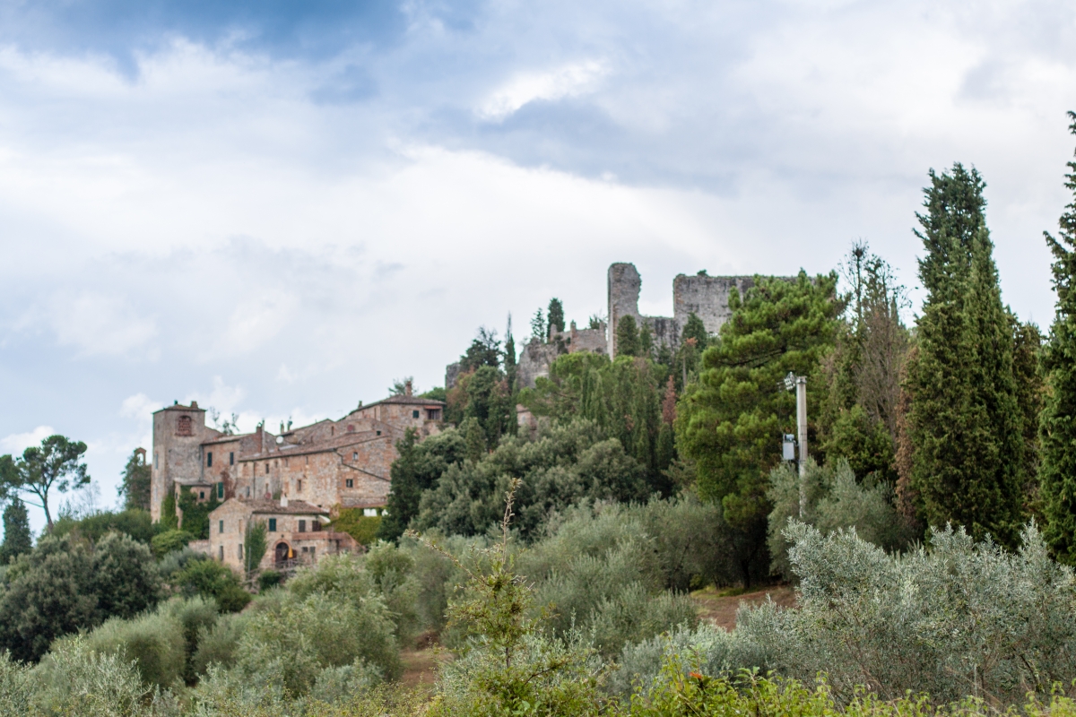 Montelifré, view of the village and the castle - Simone Antonazzo / ENIT SpA