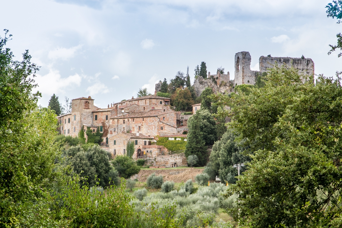 Montelifré, view of the village and the castle - Simone Antonazzo / ENIT SpA