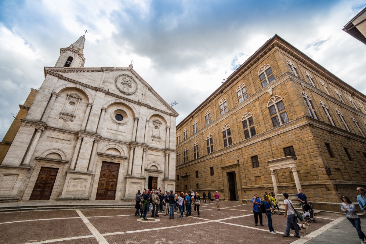 Pienza, Duomo di Santa Maria Assunta e Palazzo Piccolomini in Piazza Pio II - Simone Antonazzo / ENIT SpA