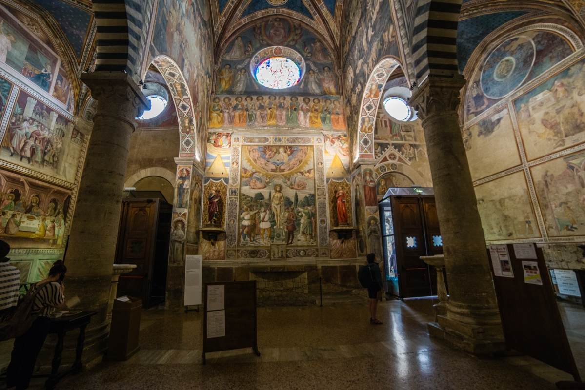 Duomo di San Gimignano, affresco con il Martirio di San Sebastiano di Benozzo Gozzoli - Simone Antonazzo / ENIT SpA